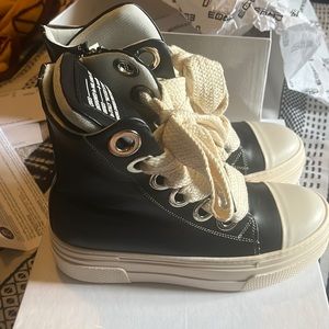 Christian Zerotre Size 9